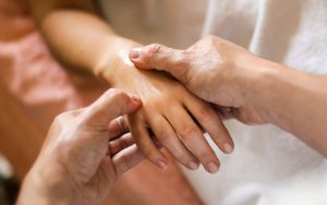 8 Cách Bấm Huyệt Chữa Mất Ngủ Tại Nhà Hiệu Quả, Dễ Thực Hiện