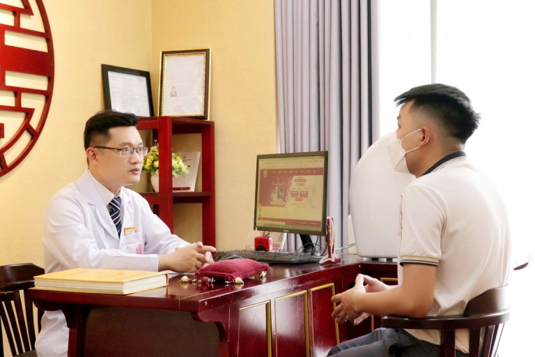 Bác sĩ Trần Hải Long tập trung điều trị viêm đa khớp theo cơ chế tác động toàn diện, ngăn ngừa bệnh tái phát hiệu quả