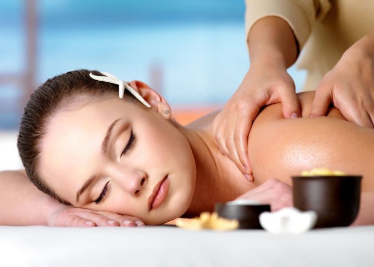 Massage YHCT được ứng dụng rộng rãi trong lĩnh vực chăm sóc sức khỏe