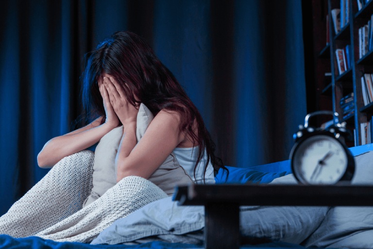 Mất ngủ gây ra những ảnh hưởng tiêu cực với sức khỏe người bệnh