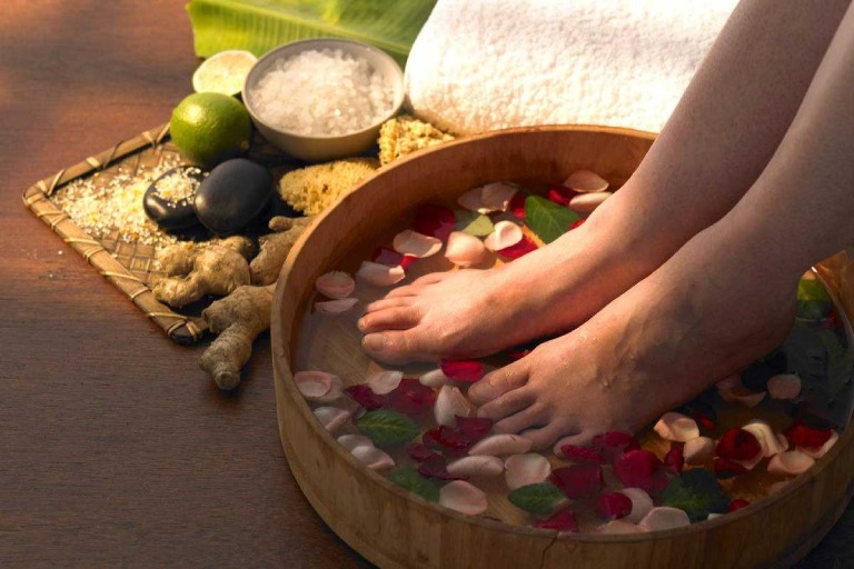 Phương pháp ngâm chân thảo dược được áp dụng trong điều trị nhiều bệnh lý khác nhau